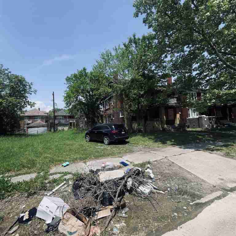 3328 Blaine (10).jpg